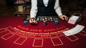Side-by-side view of klimakslot app on Android and iOS showing live-dealer roulette table